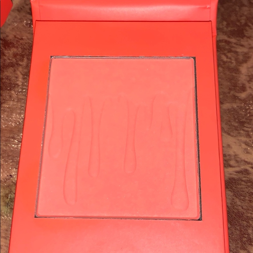 Kylie Cosmetics blush powder hot and bothered NWT - Picture 2 of 6